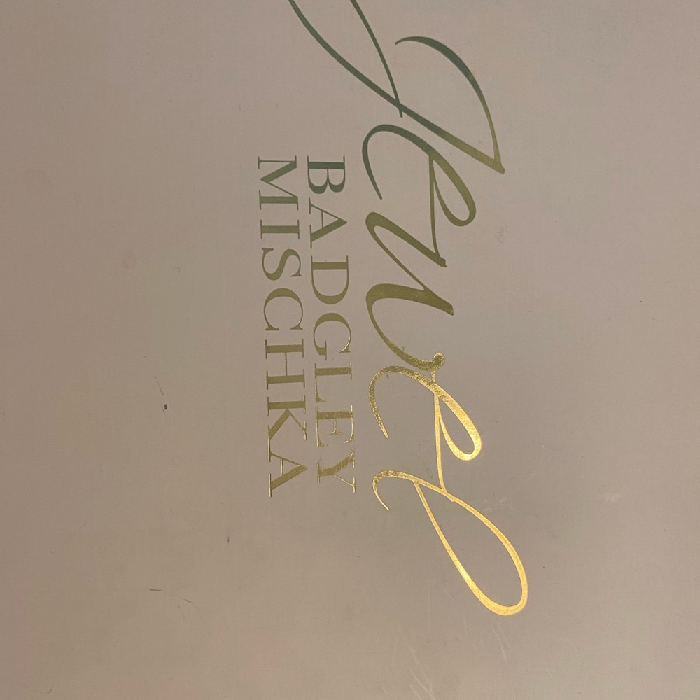 Jewel by Badgley Mischka kitten heel dress shoe